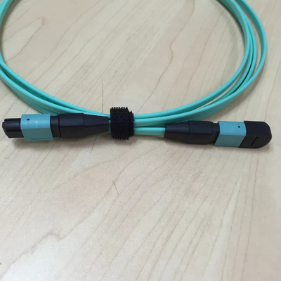 MPO/UPC - Мужчина MPO/APC - Женщина Волоконно-оптический патч кабель OM3 FTTH 12-ядерный Волоконно-оптический патч кабель